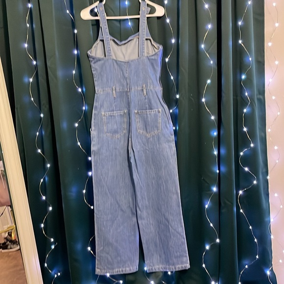 I am selling this Jumper because it doesn’t fit me anymore. - Picture 3 of 4